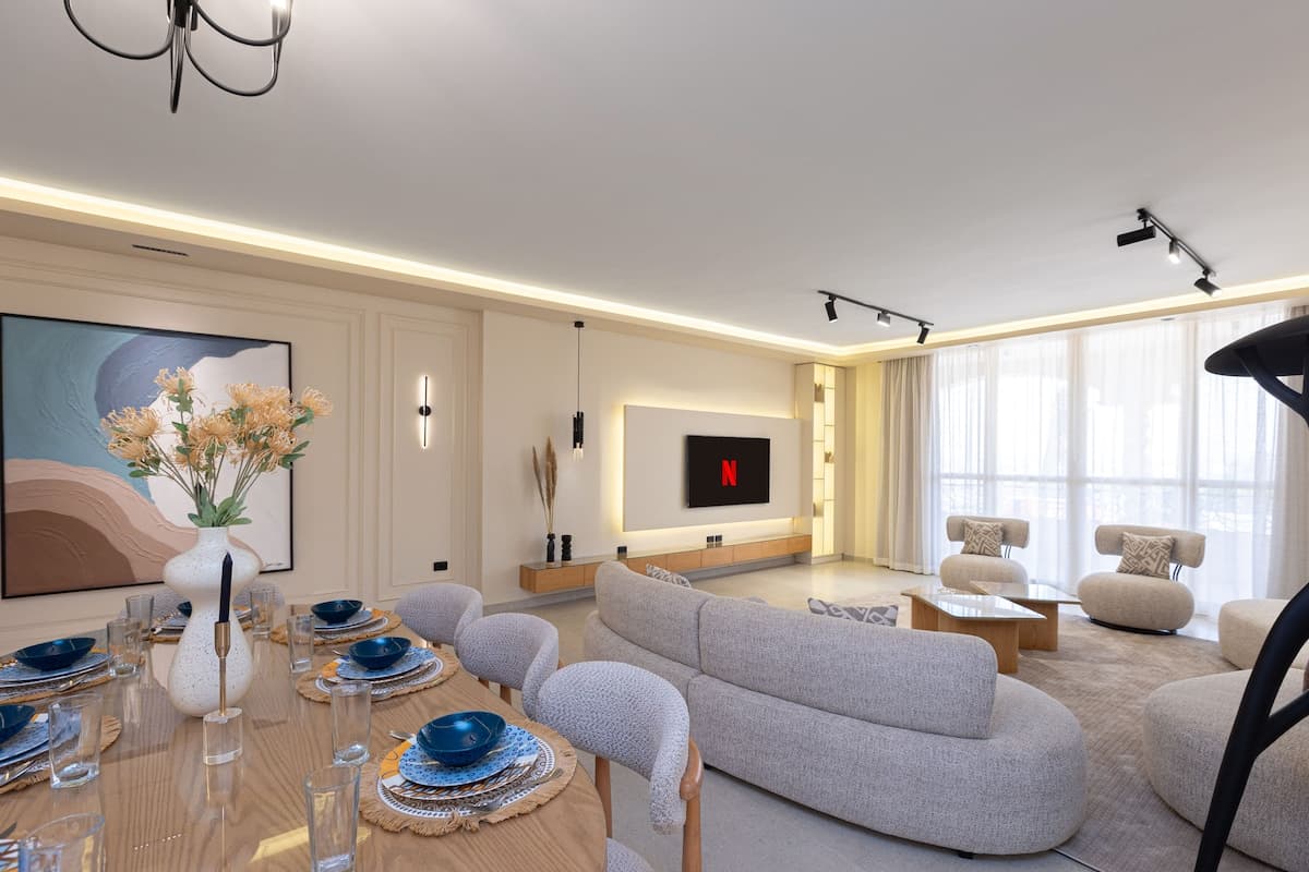 Luxury 3 Ensuite Bedrooms | Pool | Gym | Security